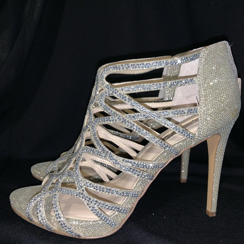 Int. Concepts Champagne & Sparkle Shoe, Size 8M